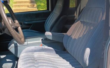Chevy-silverado-2500hd-diesel-1993-white-3