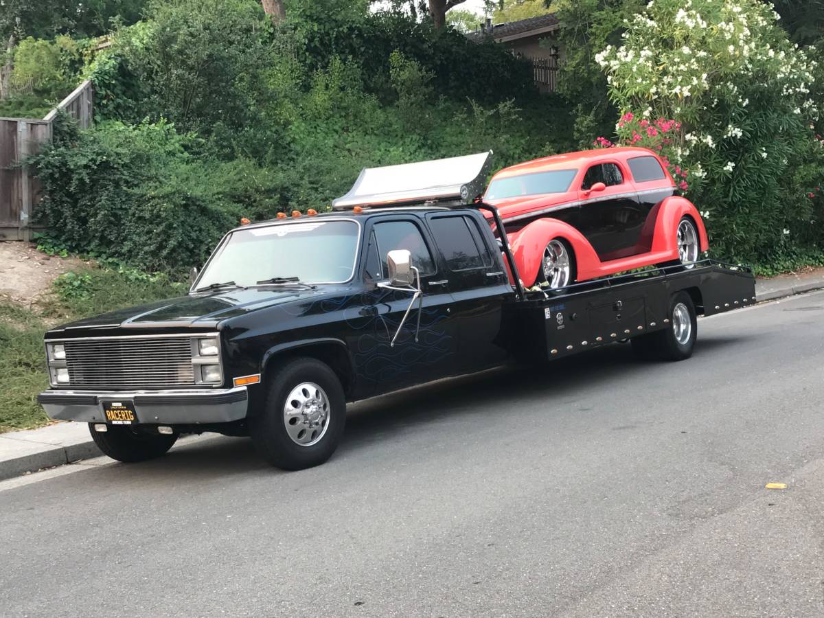 Chevy-silverado-3500-1982-black-12