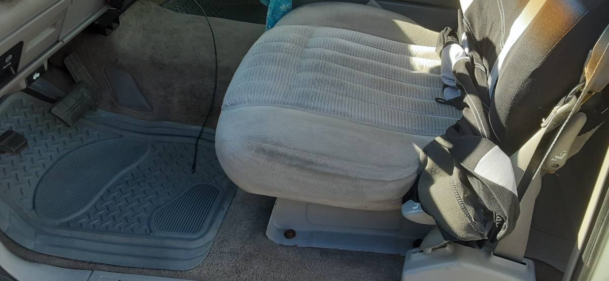 Chevy-silverado-3500hd-1993-white-12