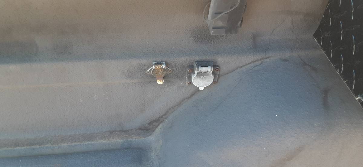 Chevy-silverado-3500hd-1993-white-16