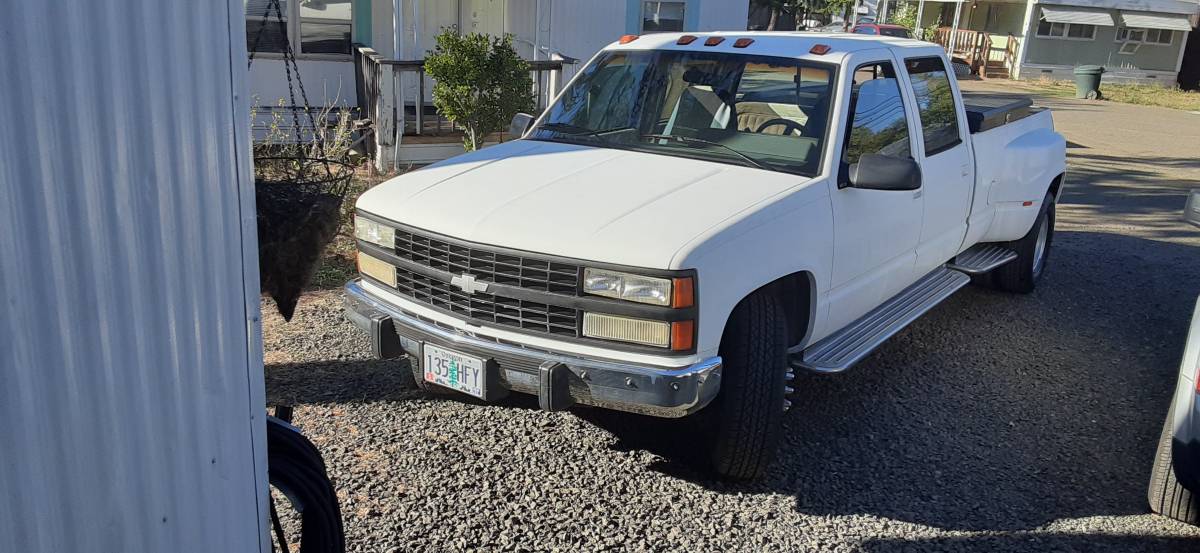Chevy-silverado-3500hd-1993-white-3
