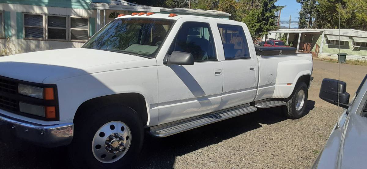Chevy-silverado-3500hd-1993-white-6