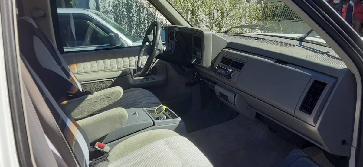 Chevy-silverado-3500hd-1993-white-7