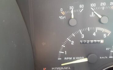 Chevy-silverado-3500hd-1993-white-9
