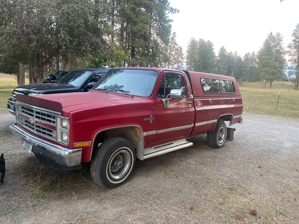 Chevy-silverado-4x4-pickup-1987-red-5