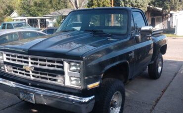 Chevy-silverado-c10-1987-black-1