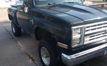Chevy-silverado-c10-1987-black-2