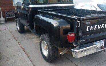 Chevy-silverado-c10-1987-black-4