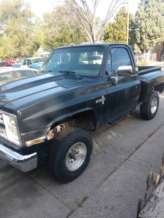 Chevy-silverado-c10-1987-black-5