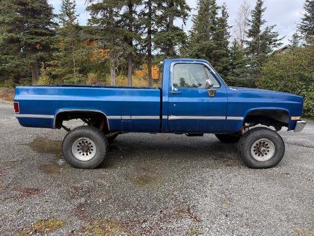 Chevy-silverado-k20-1986-blue-3