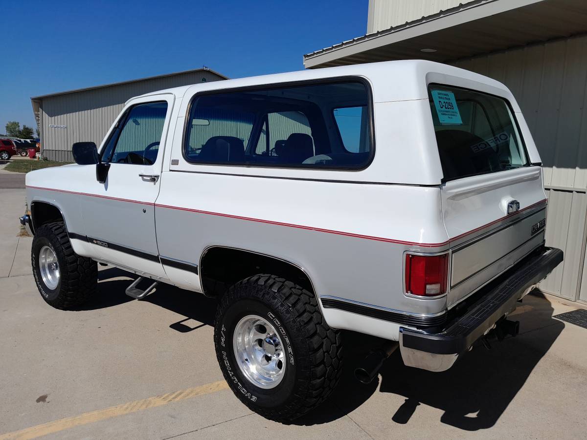 Chevy-silverado-k5-blazer-1989-1