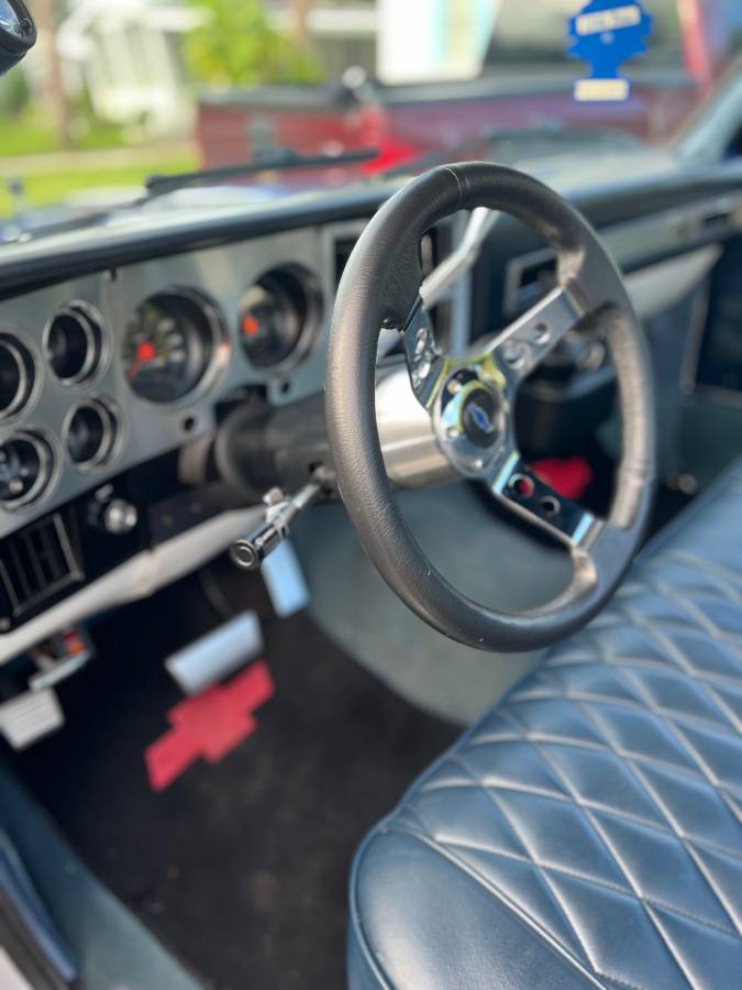 Chevy-silverado-pick-up-1987-blue-13