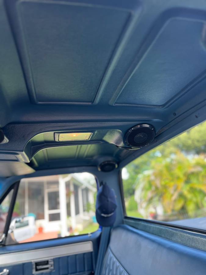 Chevy-silverado-pick-up-1987-blue-8