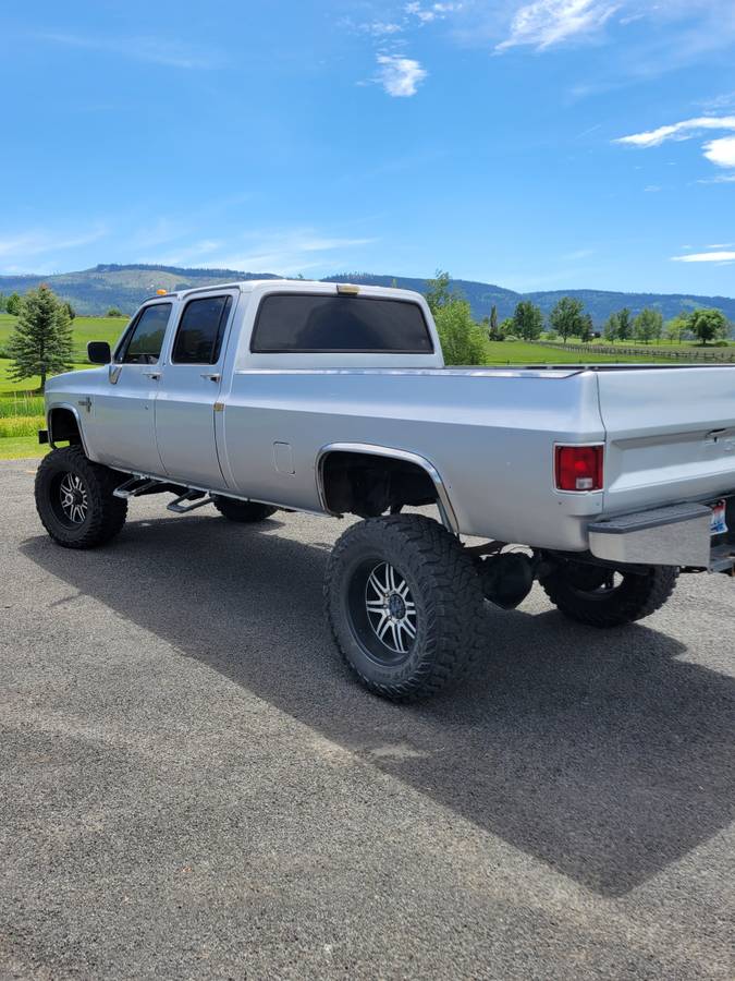 Chevy-square-body-crew-cab-1984-1
