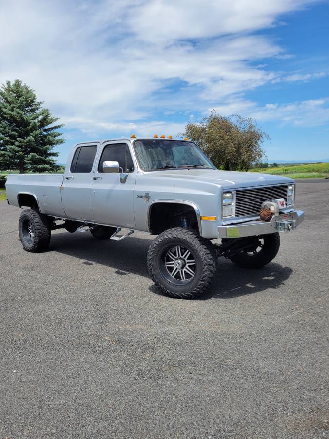 Chevy-square-body-crew-cab-1984