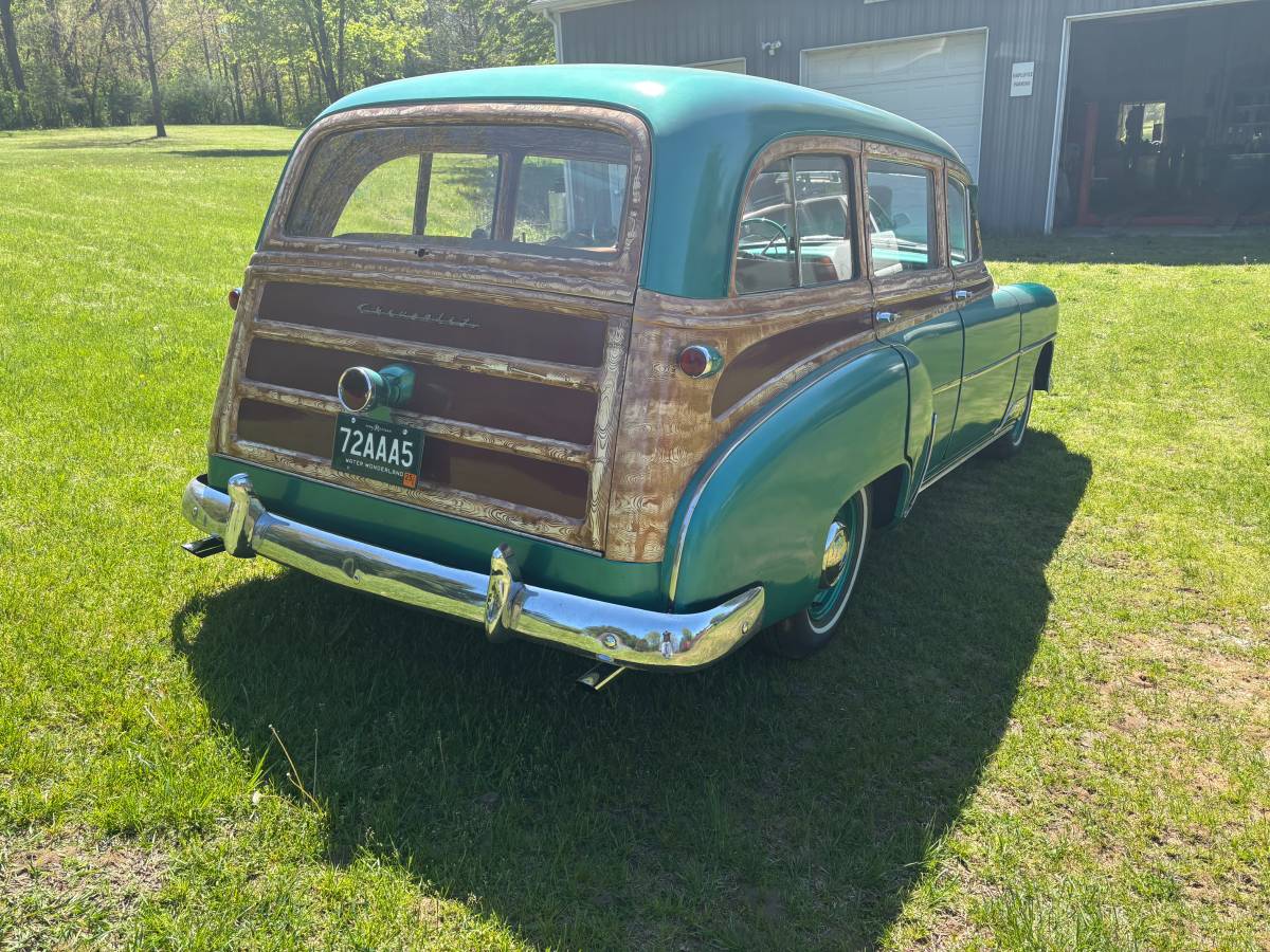 Chevy-station-wagon-1952-green-1