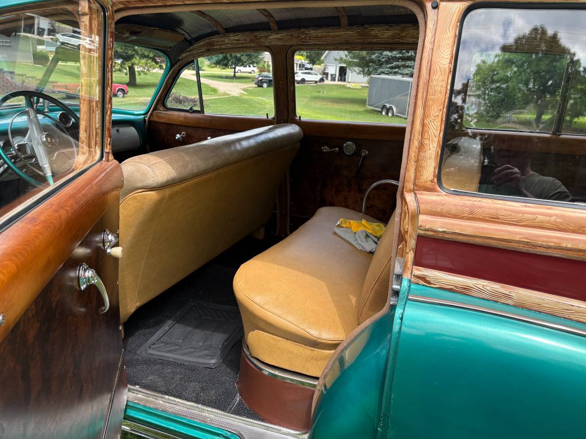 Chevy-station-wagon-1952-green-10