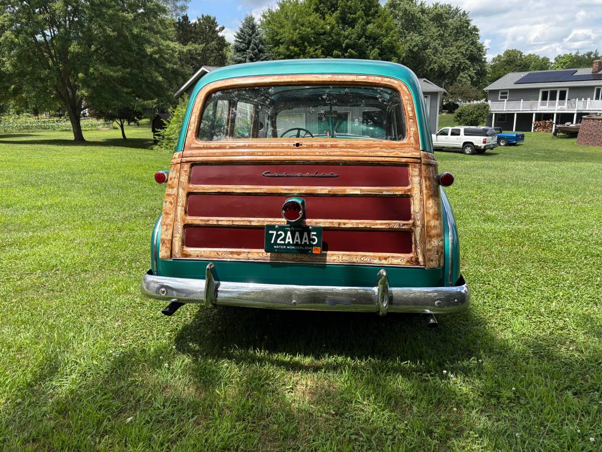 Chevy-station-wagon-1952-green-12