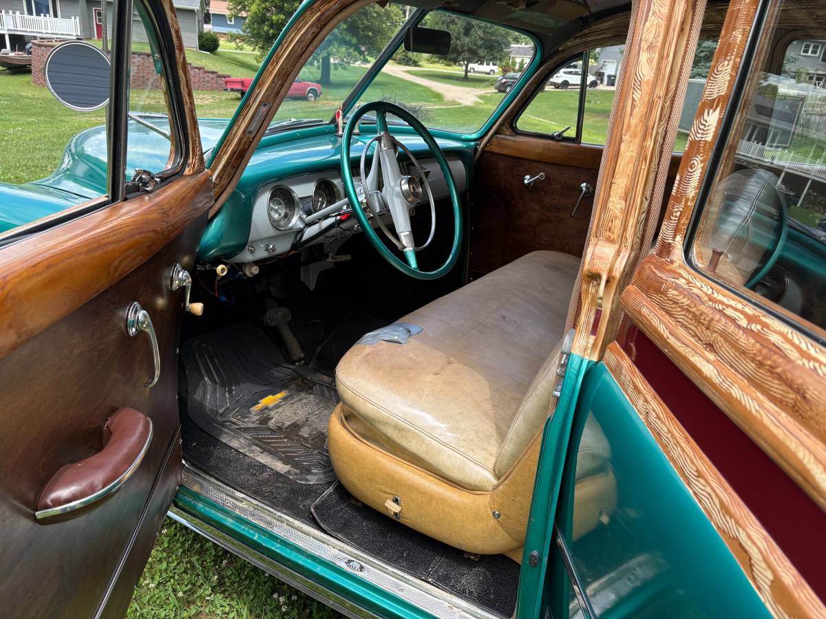 Chevy-station-wagon-1952-green-13