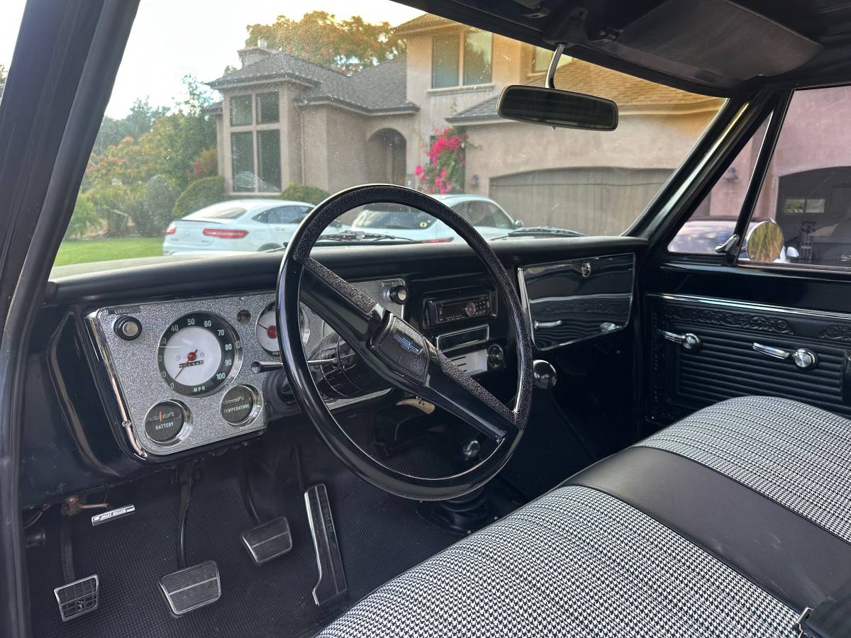 Chevy-stepside-1970-black-4