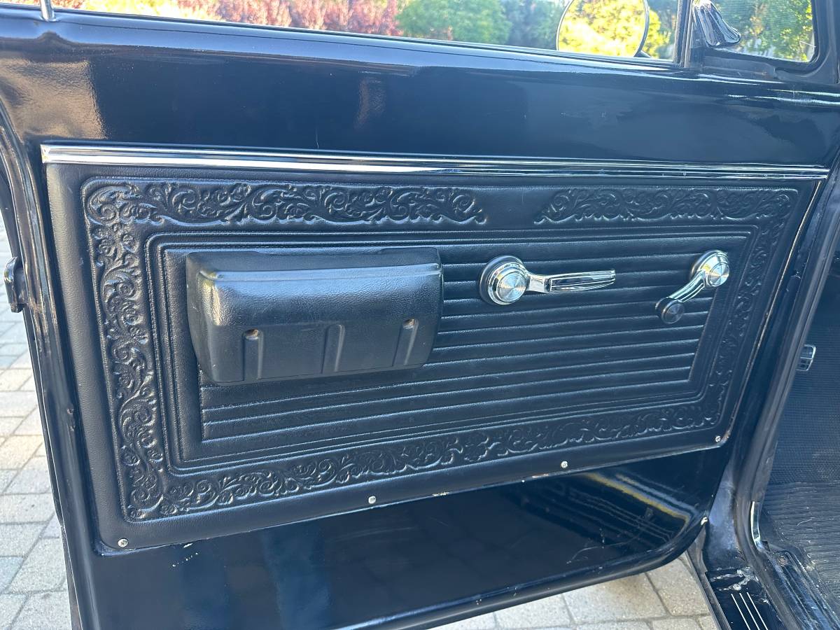 Chevy-stepside-1970-black-7