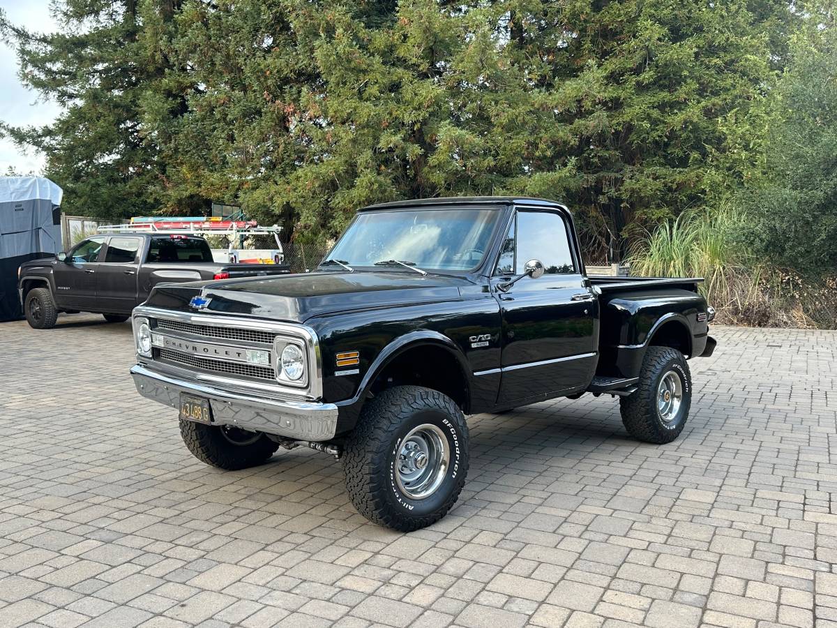 Chevy-stepside-1970-black