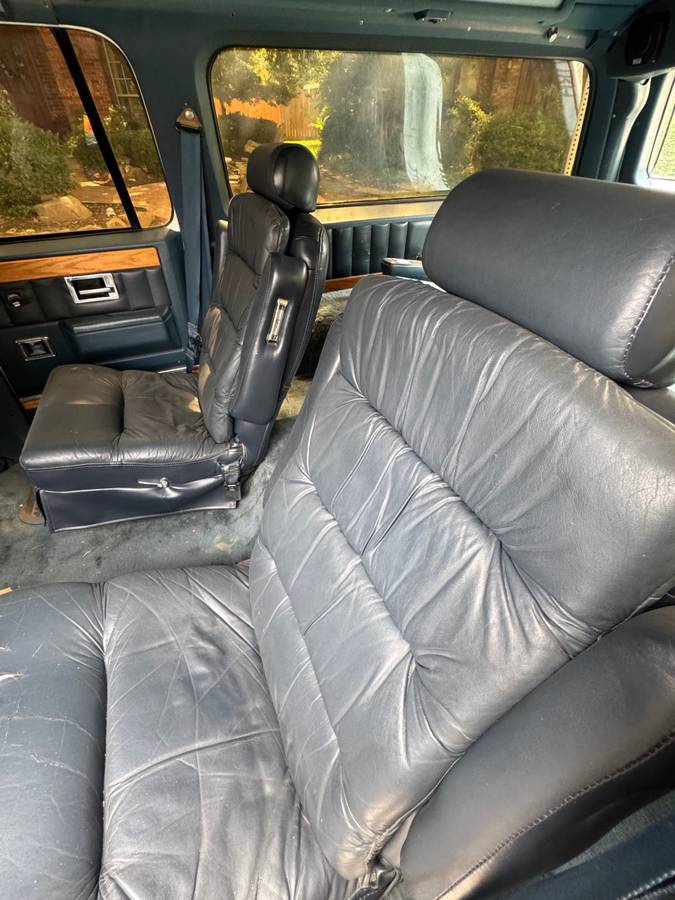 Chevy-suburban-1500-1991-23