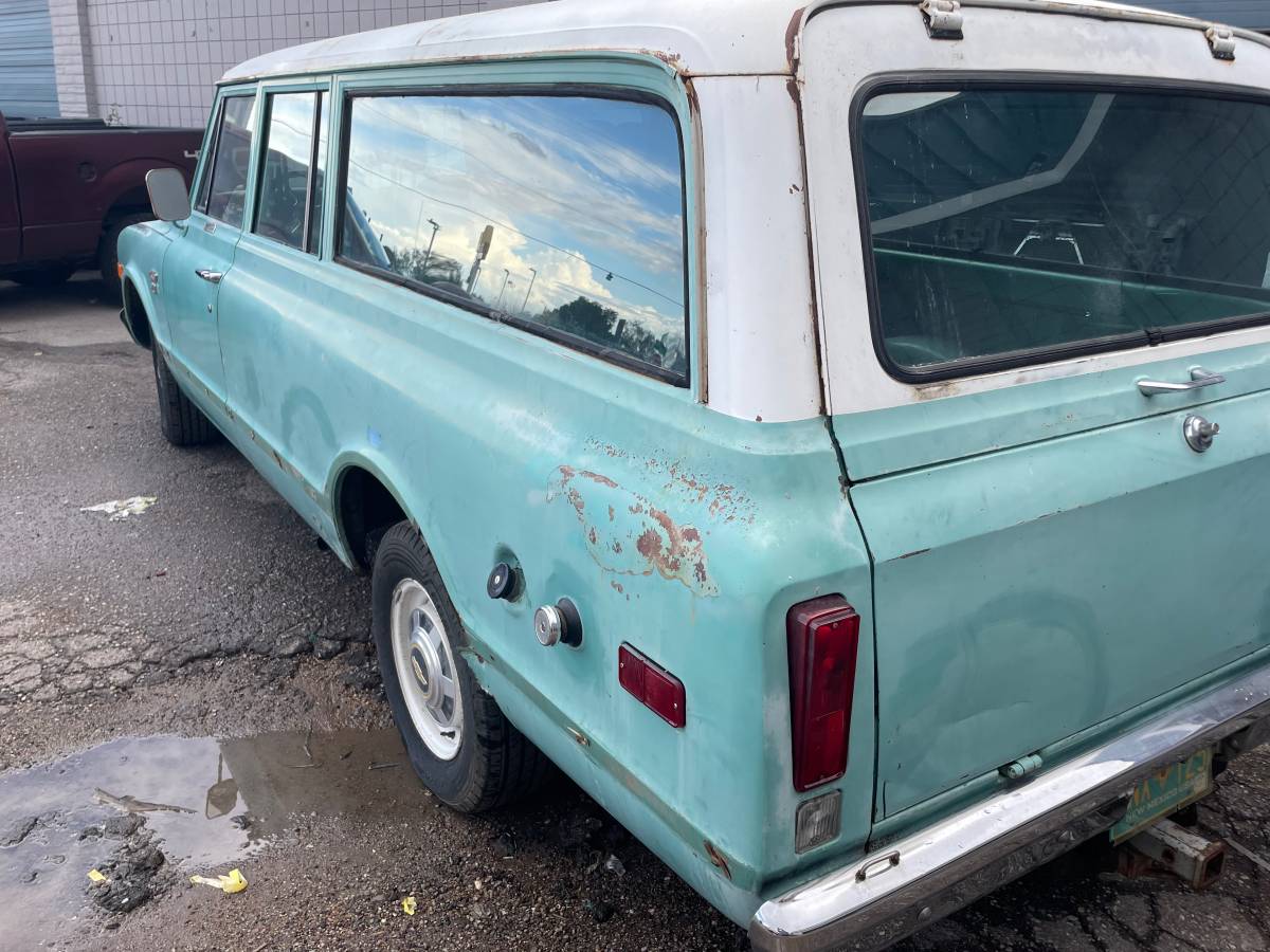 Chevy-suburban-1968-custom-1