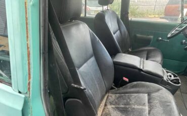 Chevy-suburban-1968-custom-10