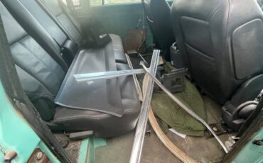 Chevy-suburban-1968-custom-16