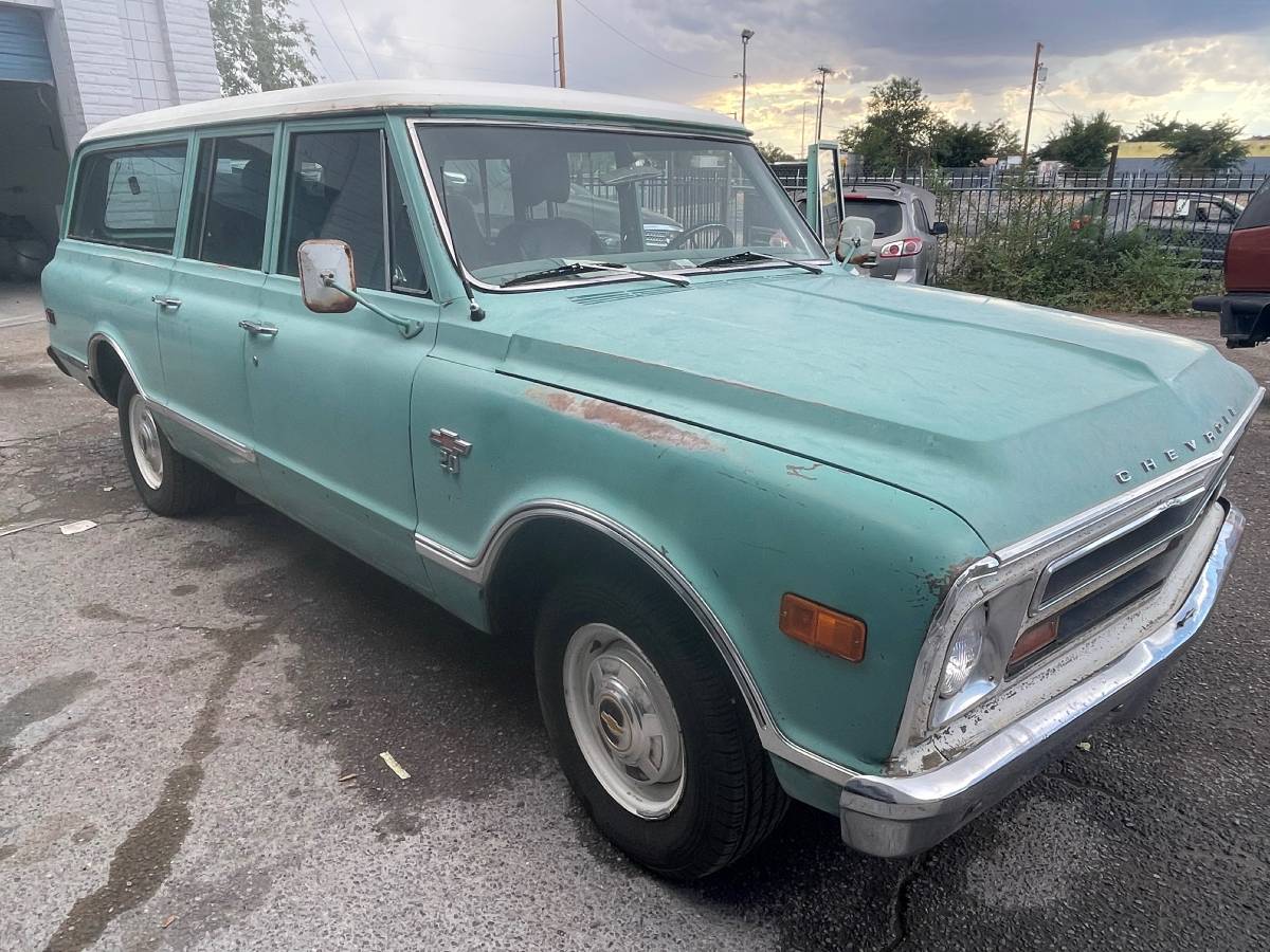 Chevy-suburban-1968-custom-5