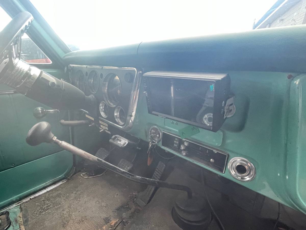 Chevy-suburban-1968-custom-7