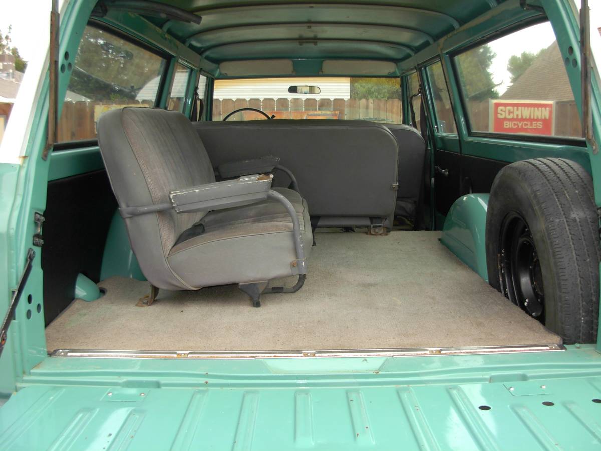 Chevy-suburban-1972-10