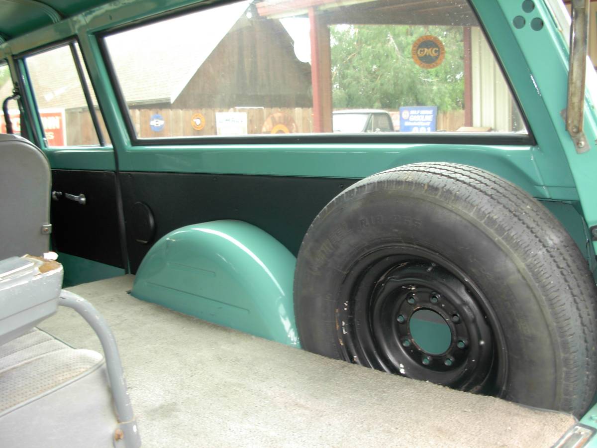 Chevy-suburban-1972-18