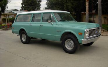 Chevy-suburban-1972