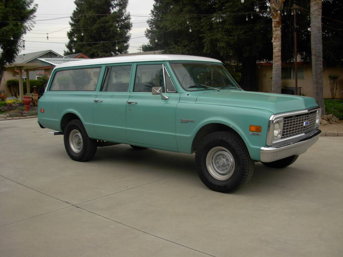 Chevy-suburban-1972