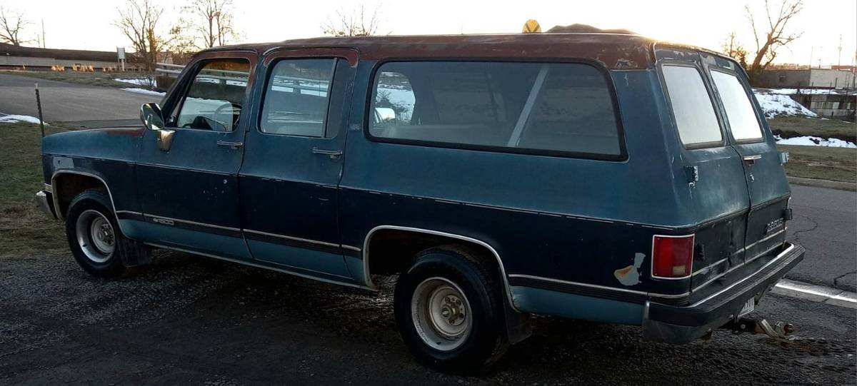 Chevy-suburban-1989-blue-4
