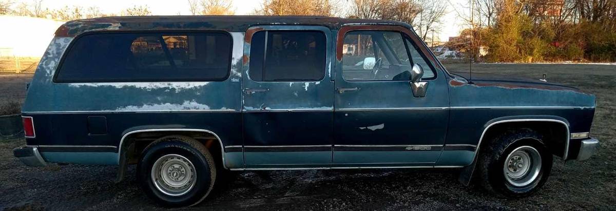 Chevy-suburban-1989-blue-5