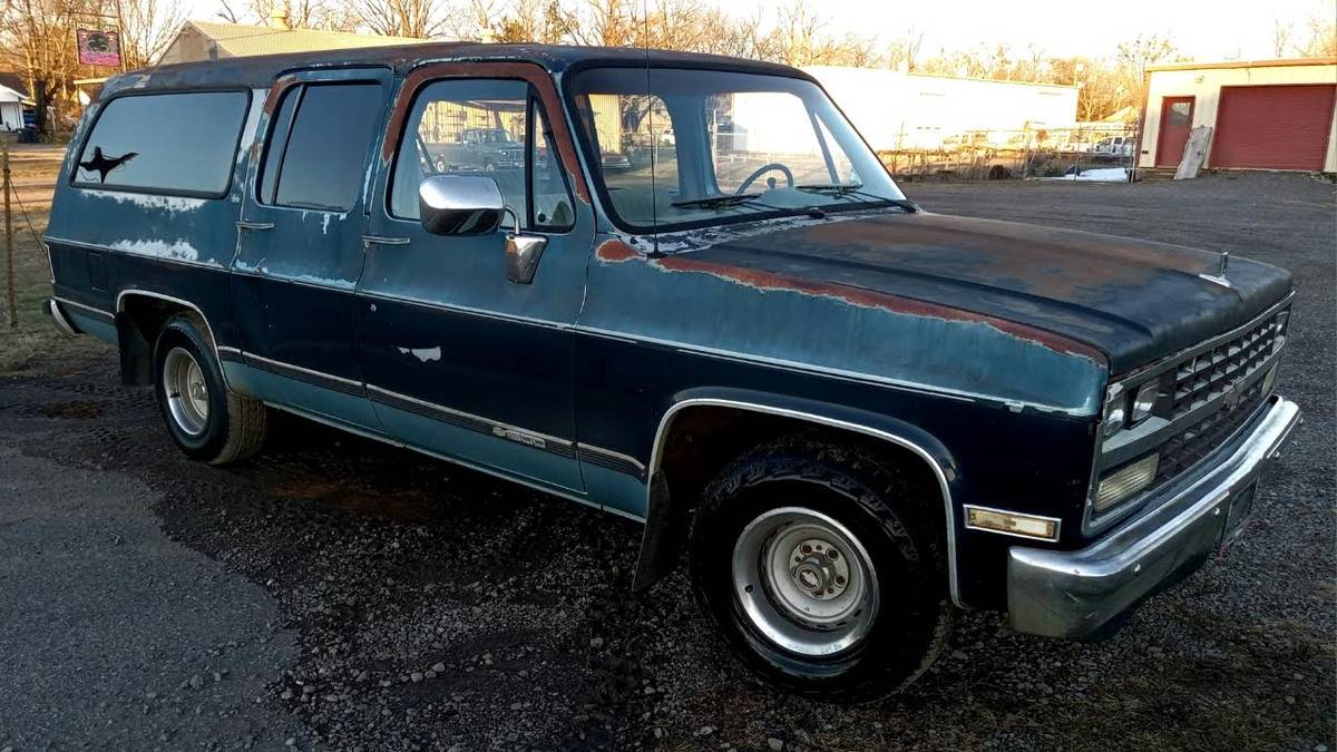 Chevy-suburban-1989-blue