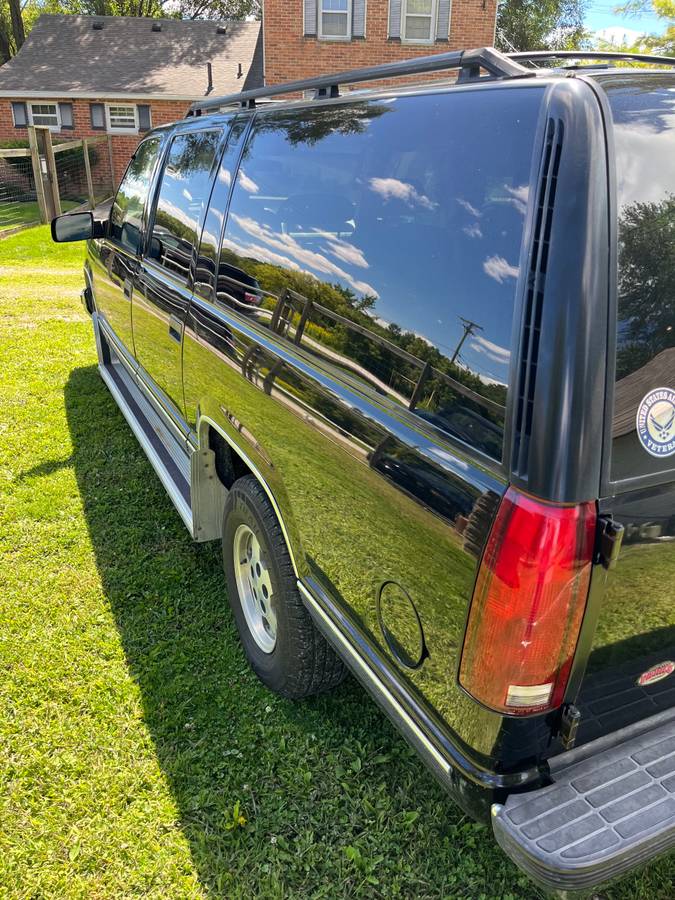Chevy-suburban-1995-3