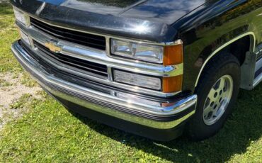 Chevy-suburban-1995