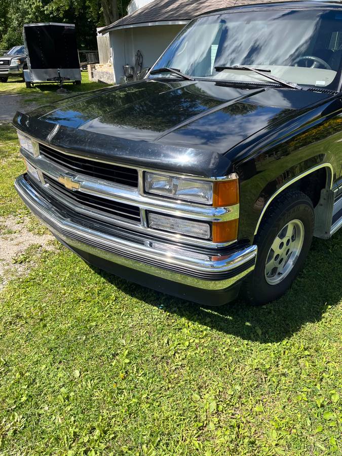 Chevy-suburban-1995