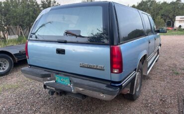 Chevy-suburban-2500-1993-blue-1