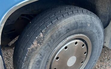 Chevy-suburban-2500-1993-blue-3