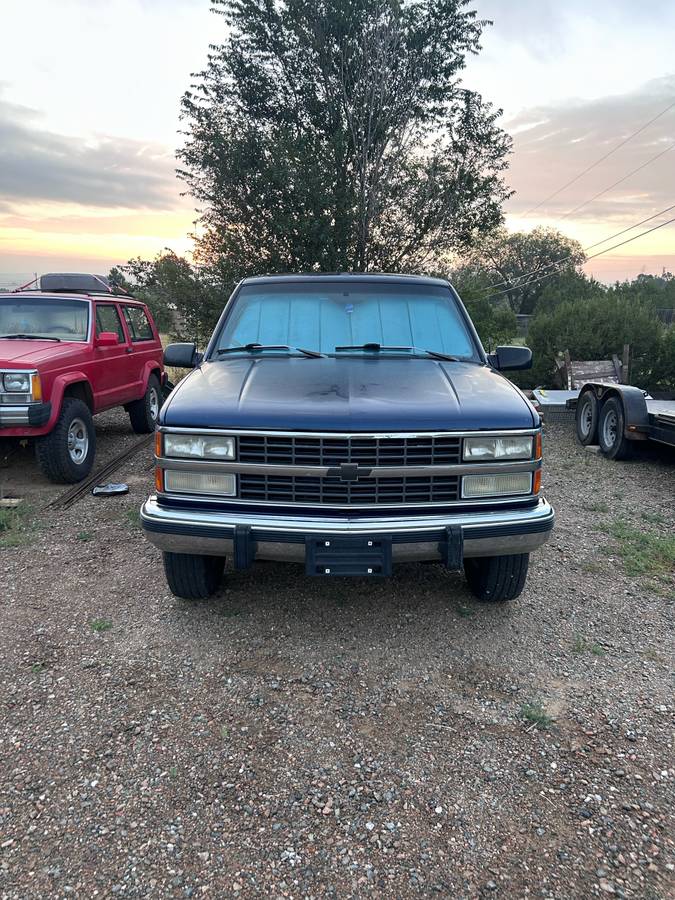 Chevy-suburban-2500-1993-blue-6