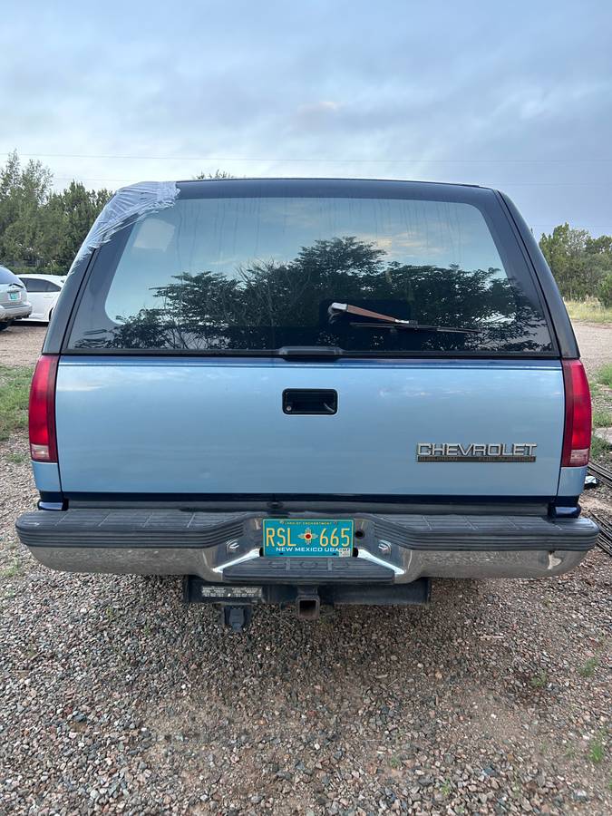 Chevy-suburban-2500-1993-blue