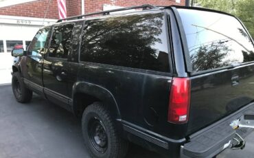 Chevy-suburban-2500-1995-black-2
