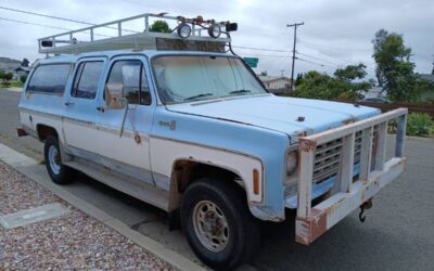 Chevy suburban 2500 4×4 1975