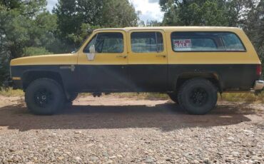 Chevy-suburban-2500-4x4-1985-yellow