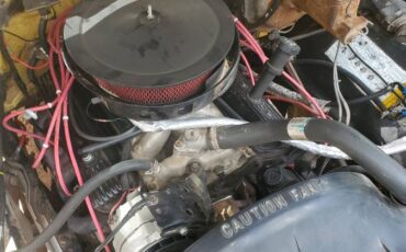 Chevy-suburban-2500-4x4-1985-yellow-4